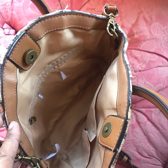 Cross body animal print purse - Picture 2 of 3